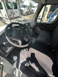 2018 Freightliner M2 106