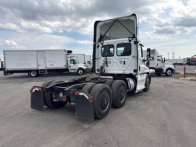 2020 Freightliner CASCADIA 125