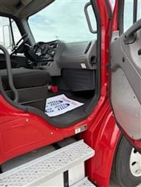 2018 Freightliner M2 106