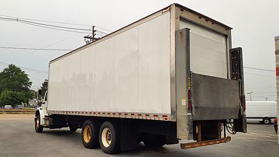 2018 Freightliner M2 106