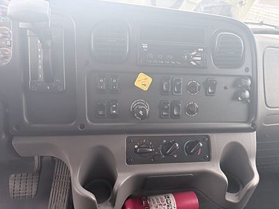 2019 Freightliner M2 106