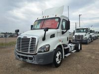 2020 Freightliner CASCADIA 113