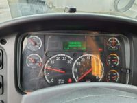 2017 Freightliner M2 106