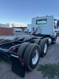 2019 Volvo VNL64T-300