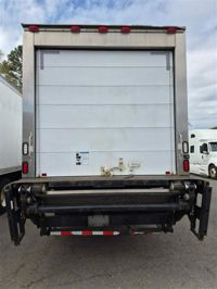 2016 Freightliner M2 106
