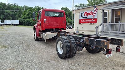 2017 Freightliner M2 106