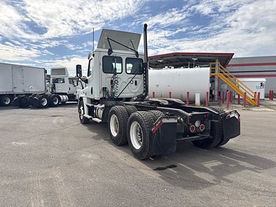 2020 Freightliner CASCADIA 125