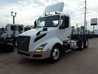 2019 Volvo VNL64T-300