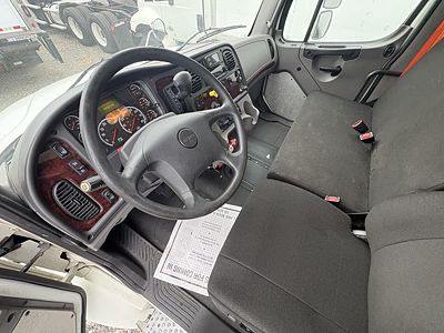 2022 Freightliner M2 106