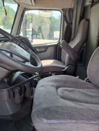 2020 Volvo VNR64T-640