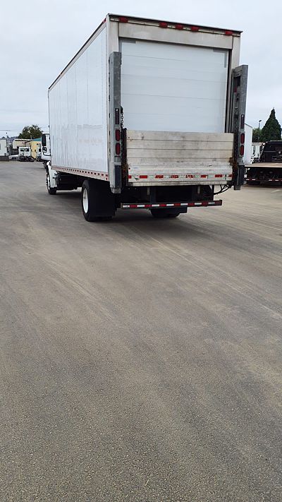 2019 Freightliner M2 106