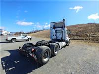 2019 Volvo VNL64T-300