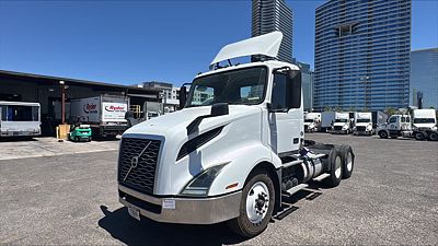2019 Volvo VNL64T-300