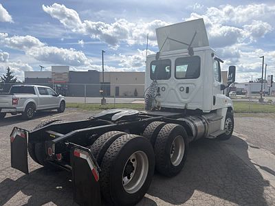 2020 Freightliner CASCADIA 125