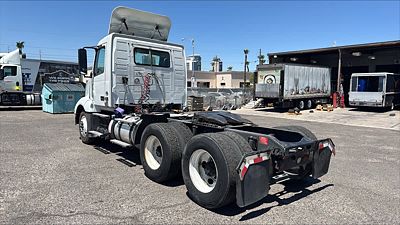 2019 Volvo VNL64T-300