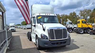 2020 Freightliner CASCADIA 125