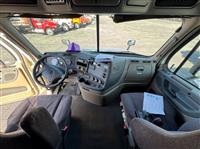 2020 Freightliner CASCADIA 125