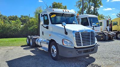 2020 Freightliner CASCADIA 125