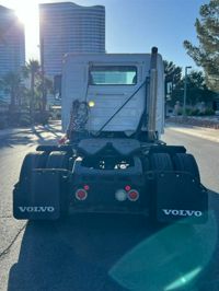 2016 Volvo VNL42T
