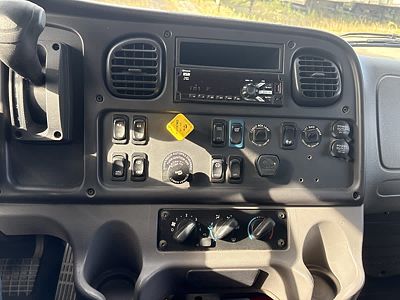 2020 Freightliner M2 106