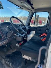 2016 Freightliner M2 106