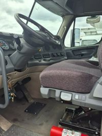 2018 Freightliner CASCADIA 113