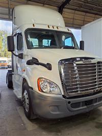 2017 Freightliner CASCADIA 113