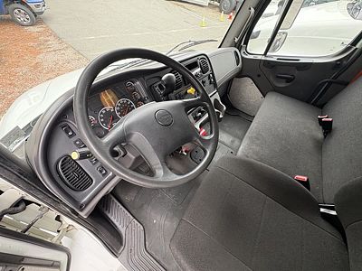 2020 Freightliner M2 106