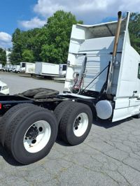 2020 Volvo VNR64T-640