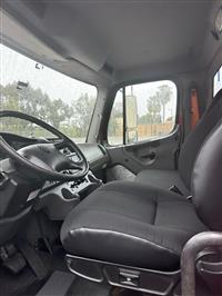 2018 Freightliner M2 106