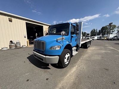 2017 Freightliner M2 106