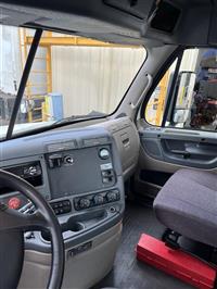 2019 Freightliner CASCADIA 125