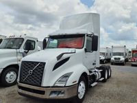 2019 Volvo VNL64T-300