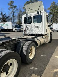 2020 Freightliner CASCADIA 125