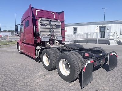 2021 Volvo VNL64T-740
