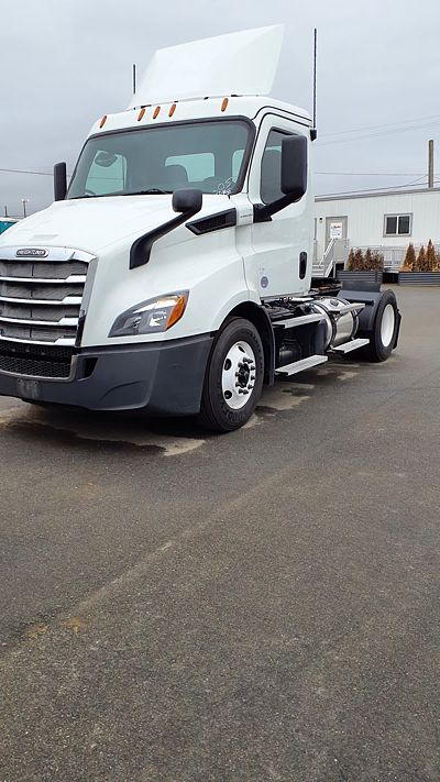 2020 Freightliner NEW CASCADIA 116