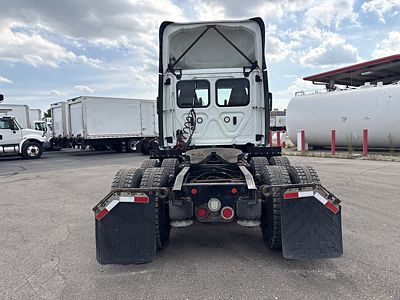 2020 Freightliner CASCADIA 125