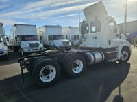 2018 Freightliner CASCADIA 125