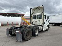 2021 Freightliner NEW CASCADIA PX12664