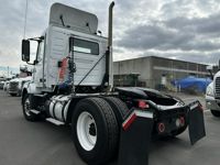 2016 Volvo VNL42T