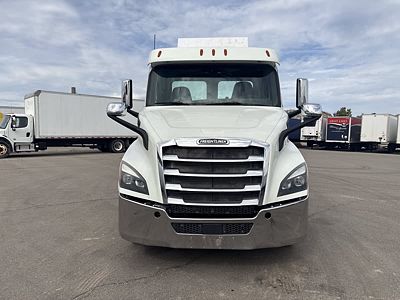 2019 Freightliner NEW CASCADIA 116