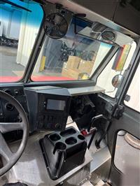 2017 Freightliner MT55