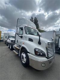 2017 Freightliner CASCADIA 113