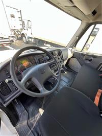 2018 Freightliner M2 106