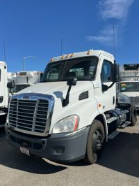 2015 Freightliner CASCADIA 113