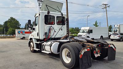 2020 Freightliner CASCADIA 113