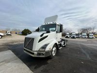 2019 Volvo VNL64T-300