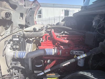 2021 Volvo VNL64T-740
