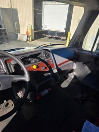 2015 Freightliner M2 106