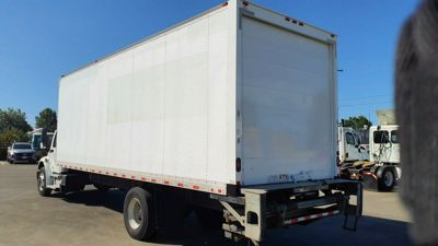 2018 Freightliner M2 106